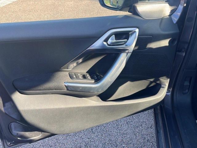 Peugeot 2008 image 8