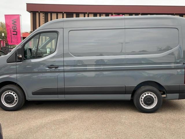 Renault Master image 1