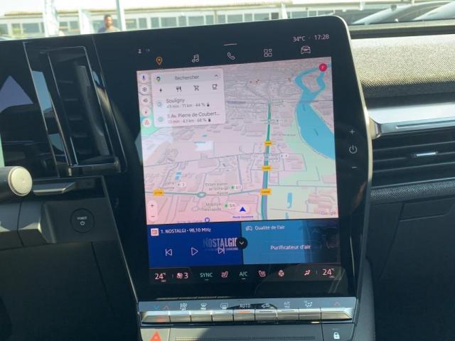 Renault Mégane E-Tech image 2