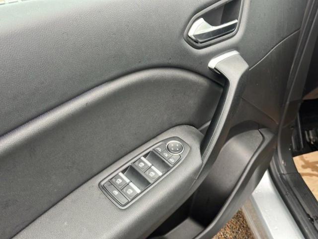 Renault Captur image 1