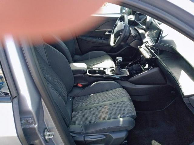 Peugeot 208 image 8