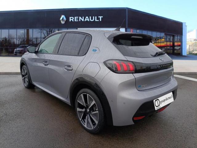 Peugeot 208 image 8