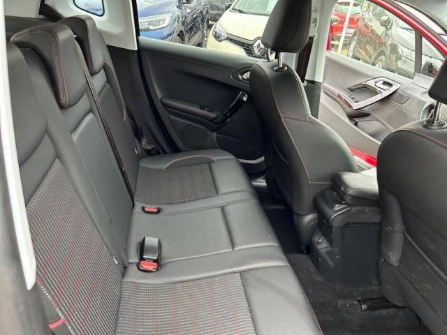 Peugeot 2008 image 6