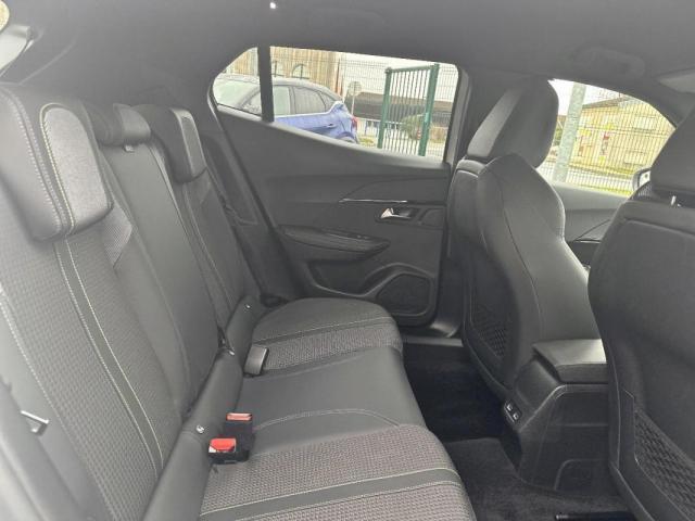 Peugeot 2008 image 9