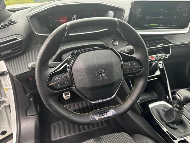 Peugeot 2008 image 1