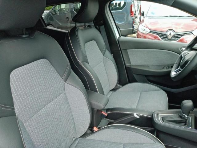 Renault Clio image 2