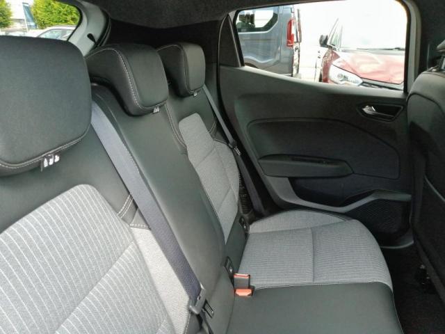 Renault Clio image 6