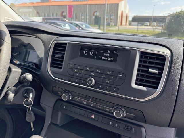 Peugeot Traveller image 2