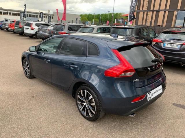 Volvo V40 image 2