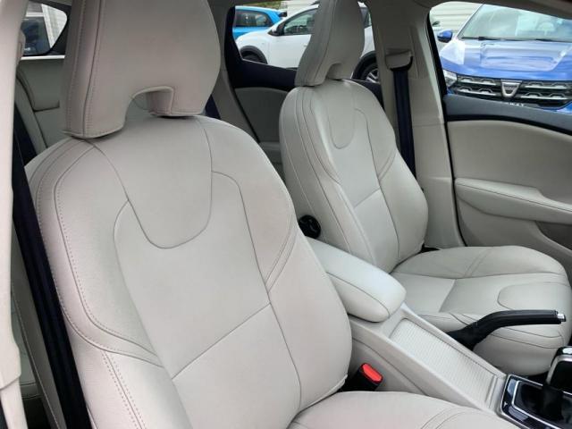 Volvo V40 image 9