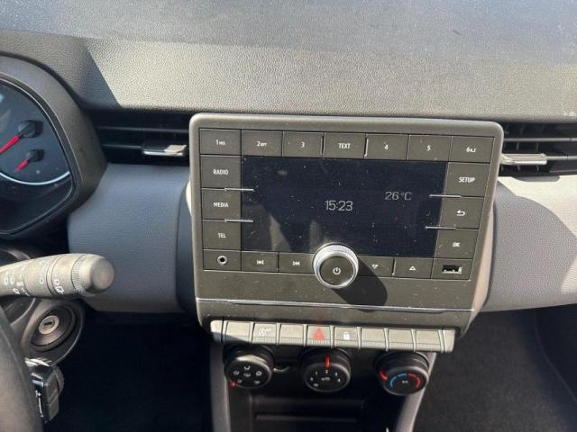 Renault Clio image 2
