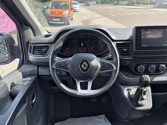 Renault Trafic image 2