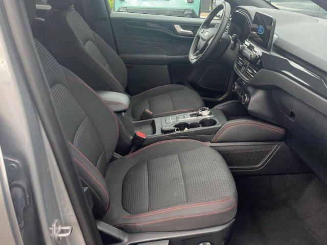 Ford Kuga image 7