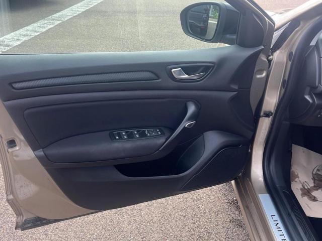 Renault Mégane image 2