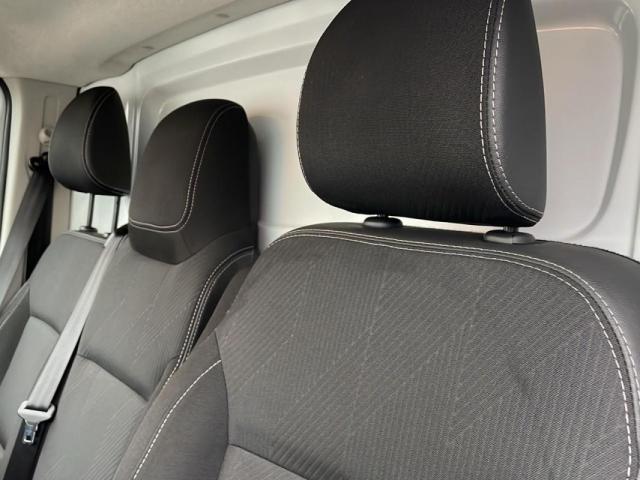 Renault Trafic image 9