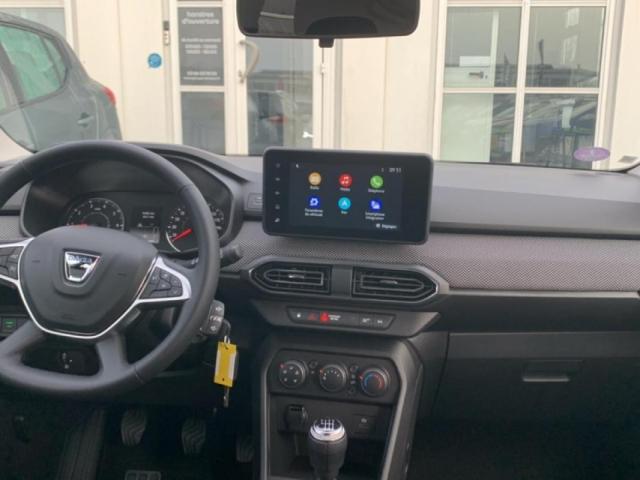 Dacia Sandero image 2