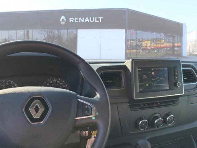 Renault Master image 2