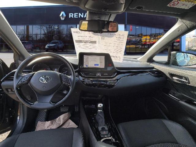 Toyota C-Hr image 2