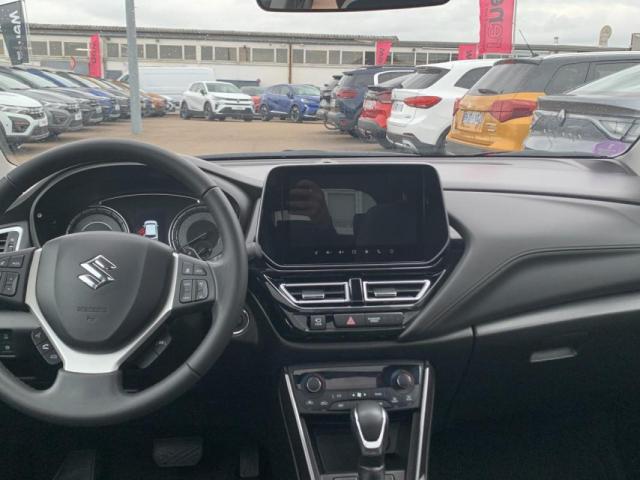 Suzuki S-Cross image 1