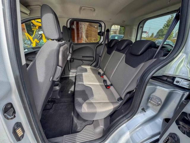 Ford Tourneo image 6