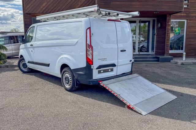 Ford Transit Custom image 3