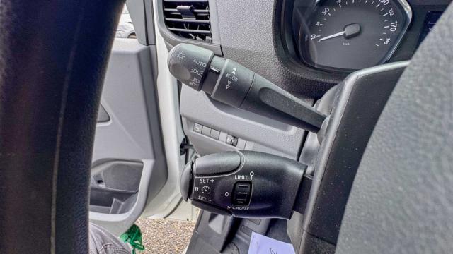 Peugeot Expert image 1