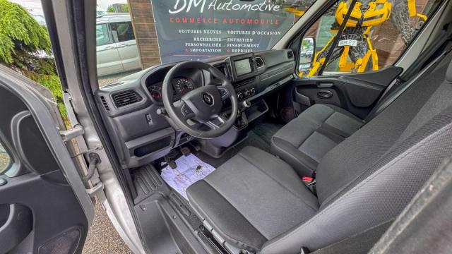 Renault Master image 2
