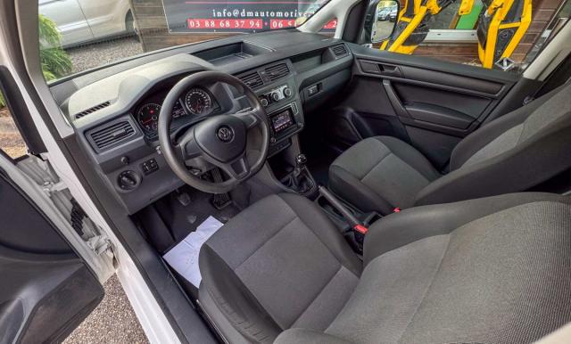 Volkswagen Caddy Van image 9