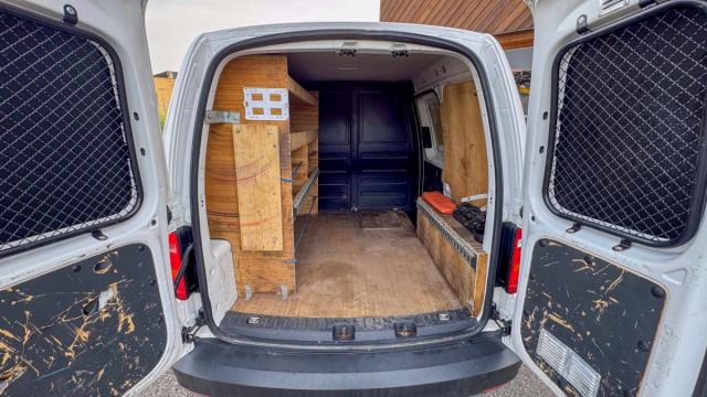 Volkswagen Caddy Van image 6