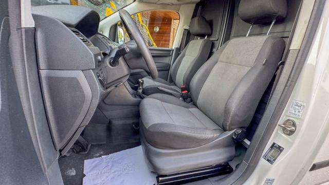 Volkswagen Caddy Van image 4