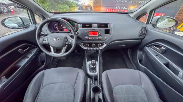Kia Rio image 9