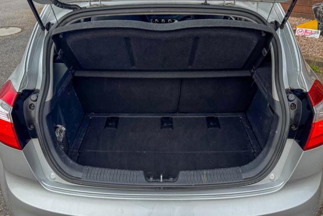 Kia Rio image 2