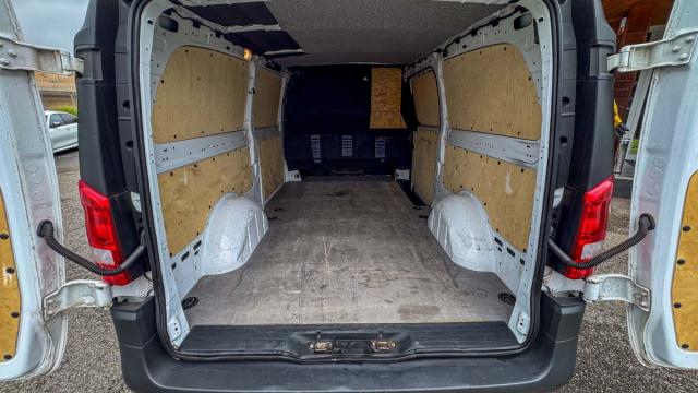 Mercedes Benz Vito image 2