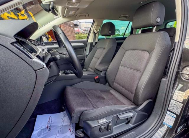 Volkswagen Passat Sw image 2
