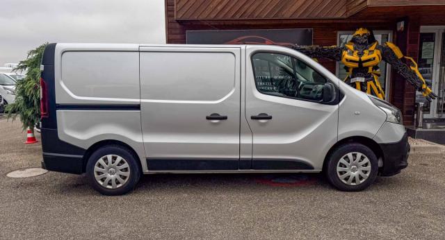 Renault Trafic image 8