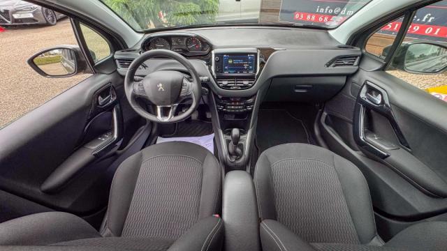 Peugeot 208 image 9