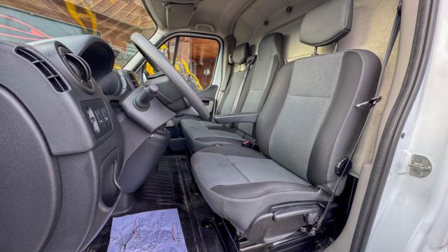 Renault Master image 7