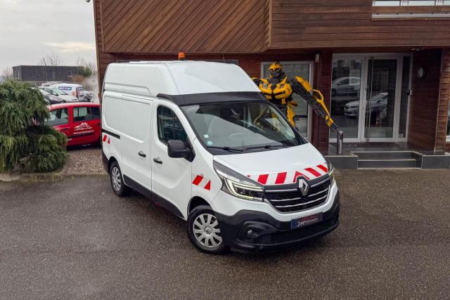 Renault Trafic image 2