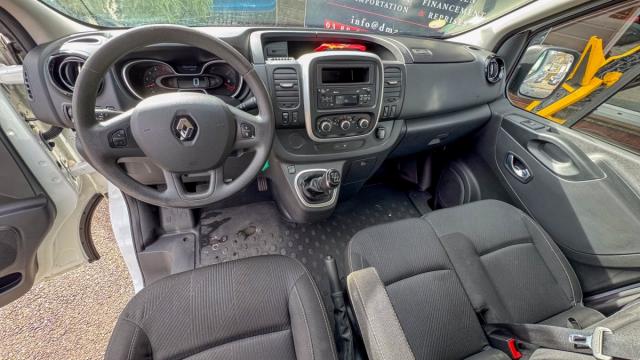 Renault Trafic image 9