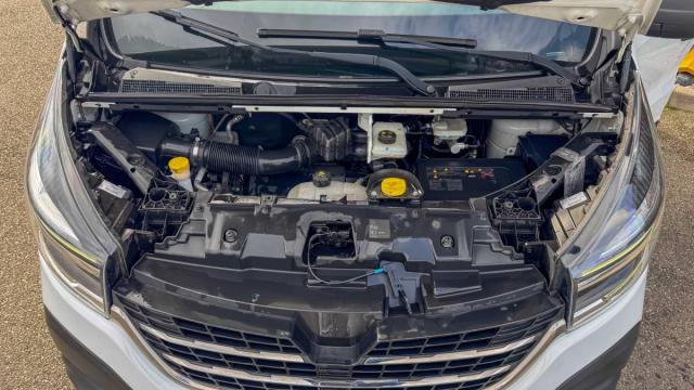 Renault Trafic image 2