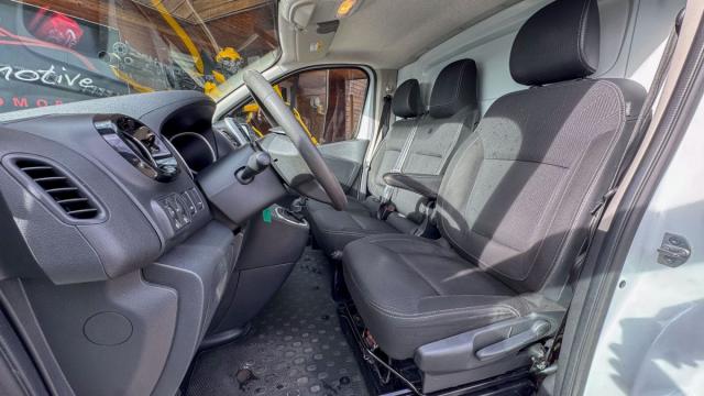 Renault Trafic image 1