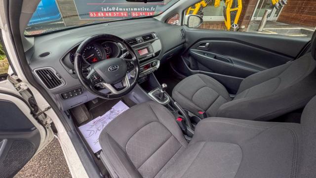 Kia Rio image 3