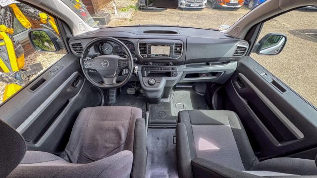 Opel Vivaro image 9