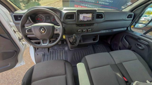 Renault Master image 2