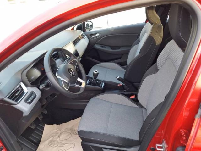 Renault Clio image 2