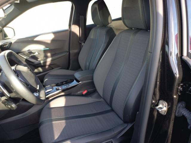 Peugeot 2008 image 8