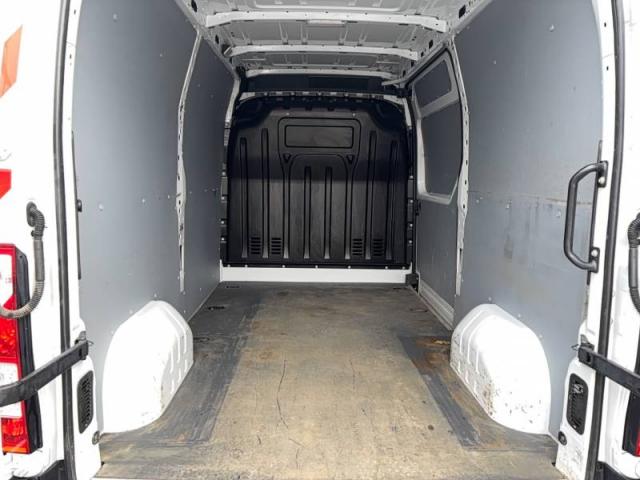 Renault Master image 6
