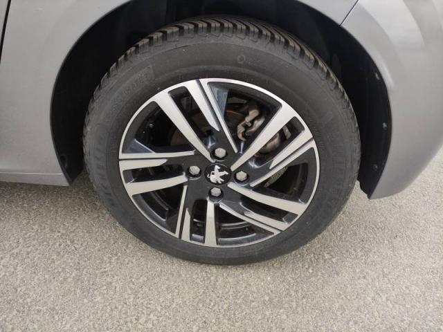 Peugeot 208 image 2