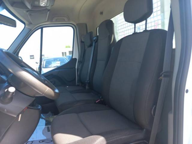 Renault Master image 9