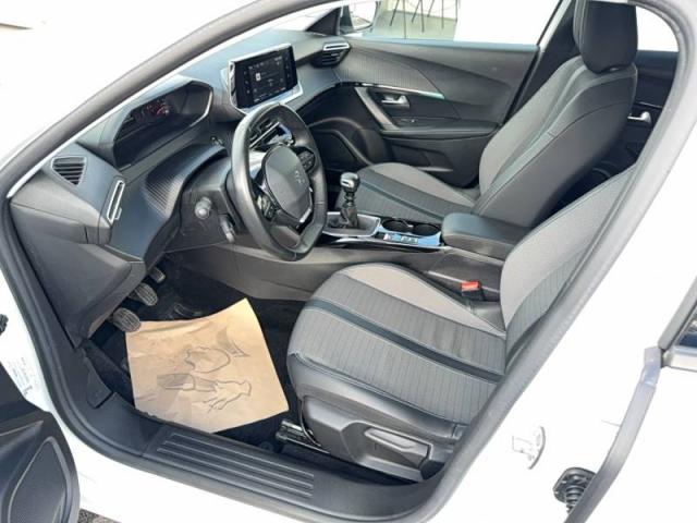 Peugeot 2008 image 5